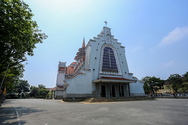 Nh&agrave; Thờ D&ograve;ng Ch&uacute;a Cứu Thế: Kiệt T&aacute;c Kiến Tr&uacute;c Đ&ocirc;ng - T&acirc;y H&ograve;a Quyện