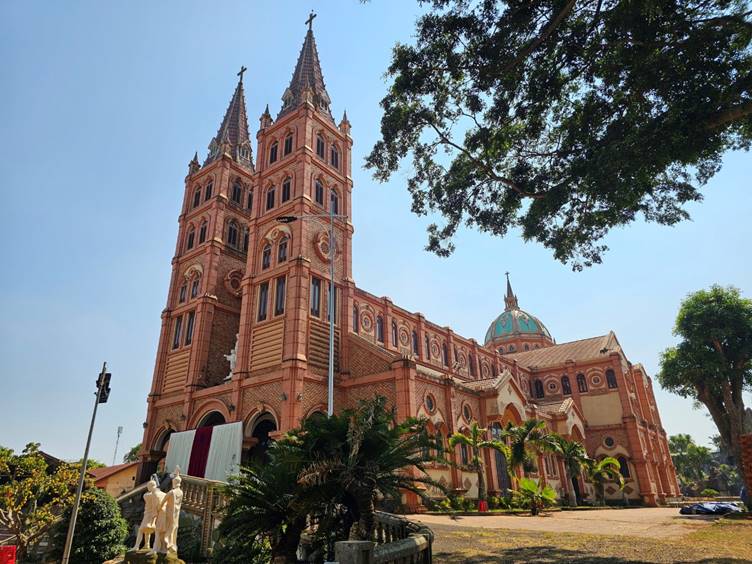 Những Nh&agrave; Thờ Độc Đ&aacute;o Nh&agrave; Thờ Bu&ocirc;n Hồ - Kiệt T&aacute;c Gothic Giữa T&acirc;y Nguy&ecirc;n